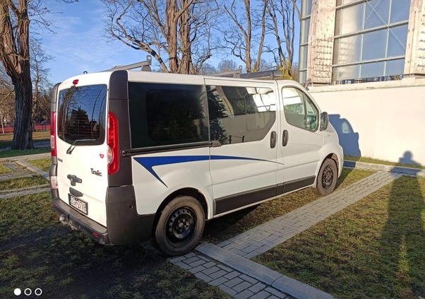 Renault Trafic cena 26000 przebieg: 250000, rok produkcji 2012 z Gorlice małe 121